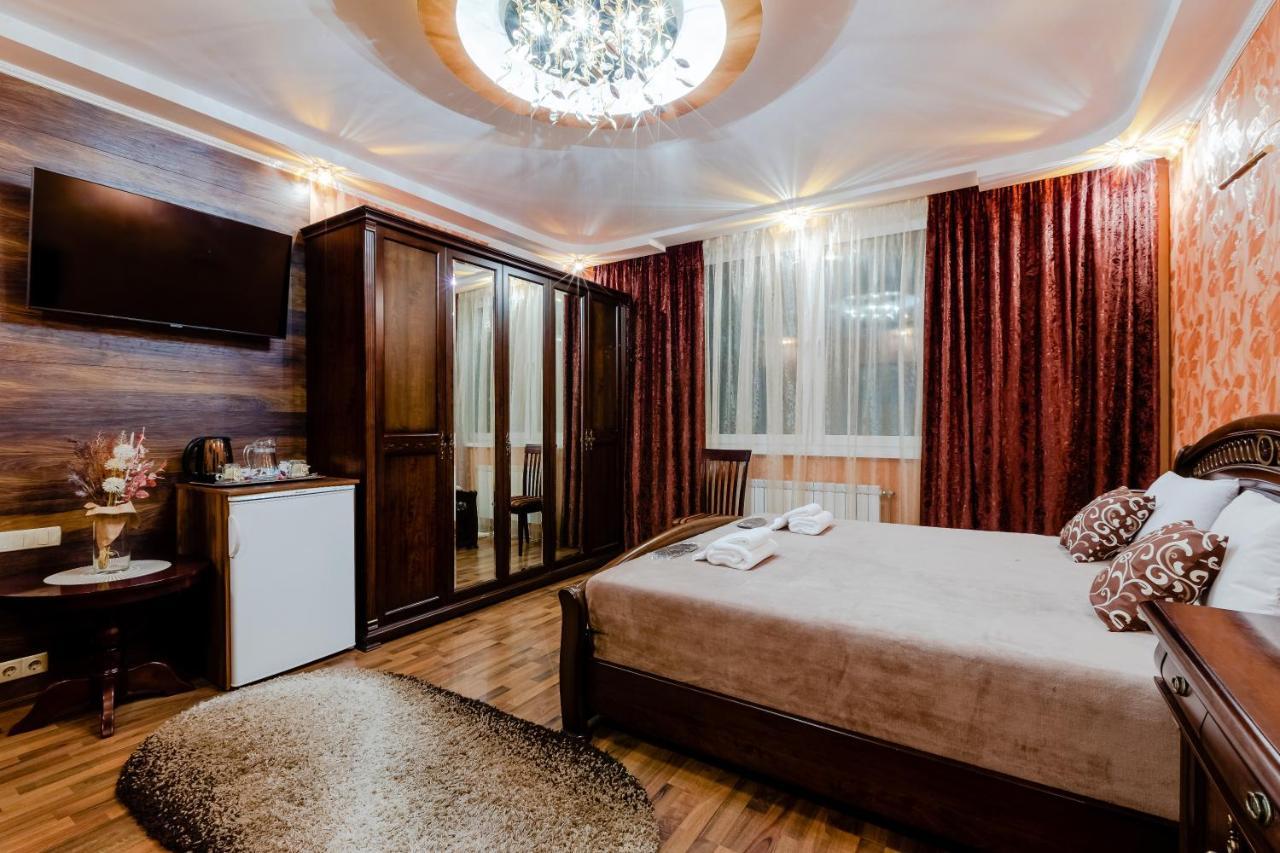 Poznyakoff Aparthotel Kiev Extérieur photo